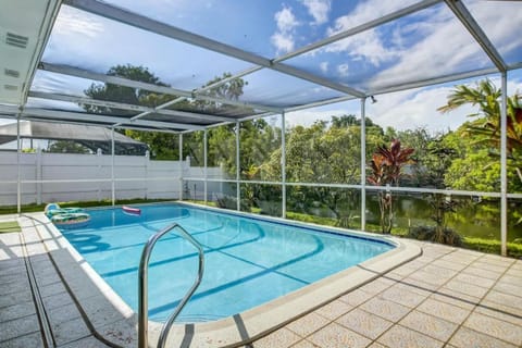 Swimming pool, Swimming pool