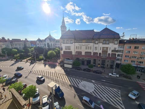 Neighbourhood, Bird's eye view, City view, Street view, Location