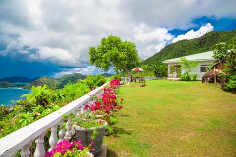 Property building, Natural landscape, Garden, Garden view, Mountain view, Sea view