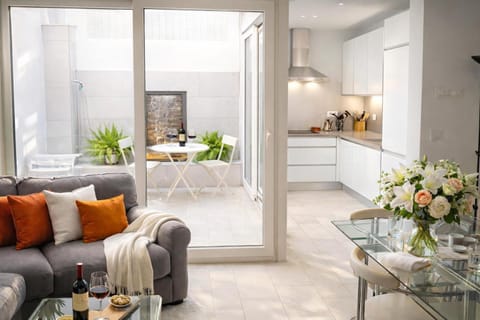 Patio, Living room, Inner courtyard view, kitchen