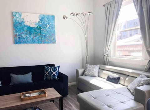 Downtown SD 2BR Suite Free Parking Conv Center Hotel in Gaslamp Quarter