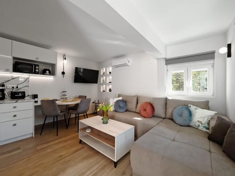 TV and multimedia, Seating area