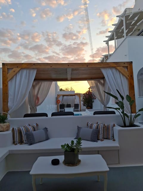 Seating area, Sunset