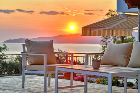 Seating area, Sea view