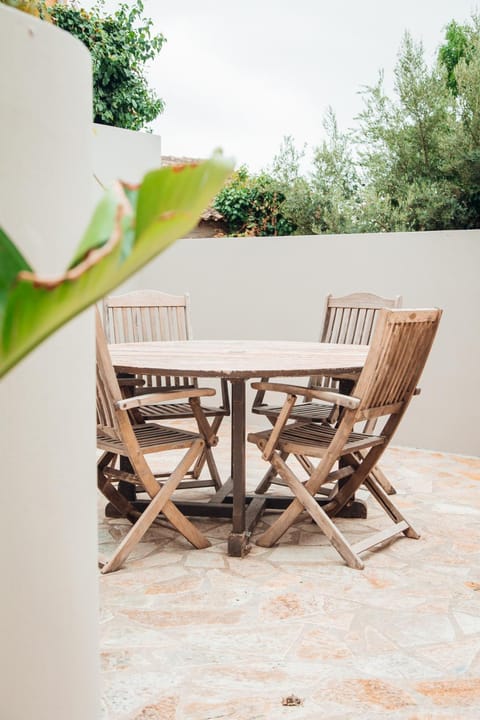 Patio, Day, View (from property/room), Dining area