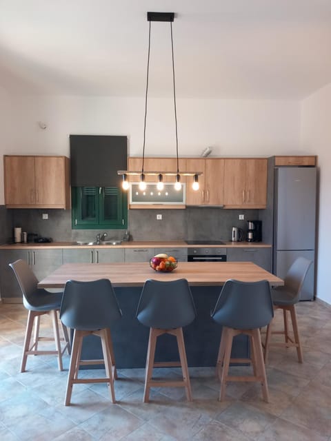 Kitchen or kitchenette, pet friendly