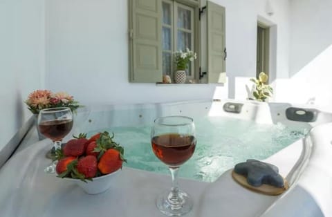 Luxury Vacation Villa Irene with private juccuzi Apartment in Perissa