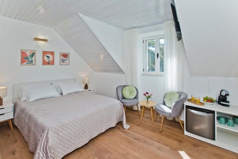 Bed, TV and multimedia, Coffee/tea facilities, Photo of the whole room, Seating area, Bedroom