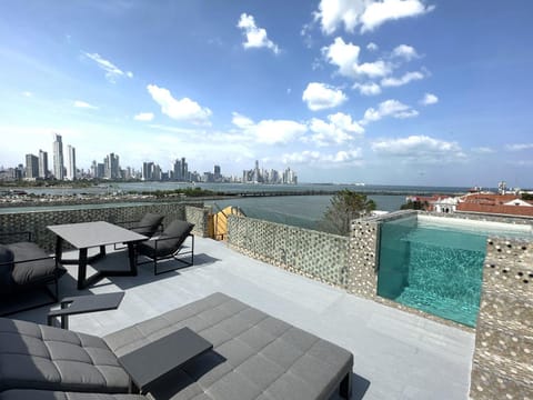 Natural landscape, Balcony/Terrace, City view, Swimming pool, sunbed