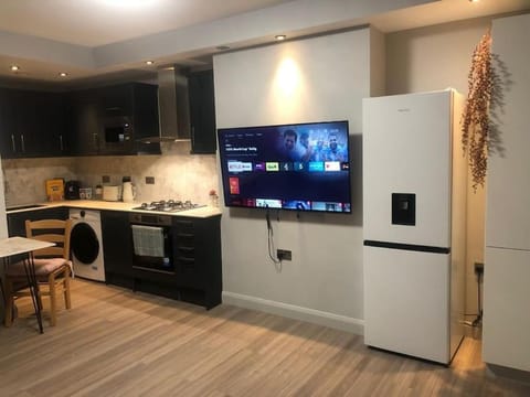 TV and multimedia, Coffee/tea facilities, Kitchen or kitchenette, dishwasher, minibar, pet friendly, stove, toaster