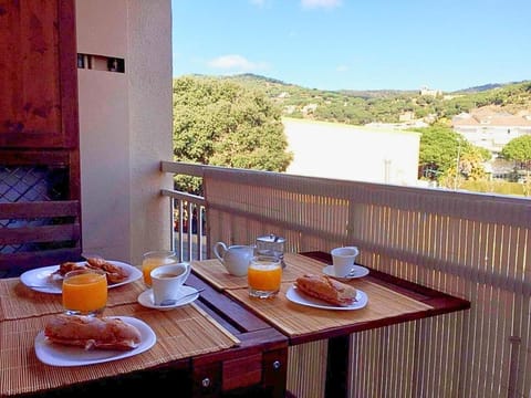Day, Natural landscape, View (from property/room), Balcony/Terrace, Food and drinks, Food, Mountain view, Meals, Breakfast