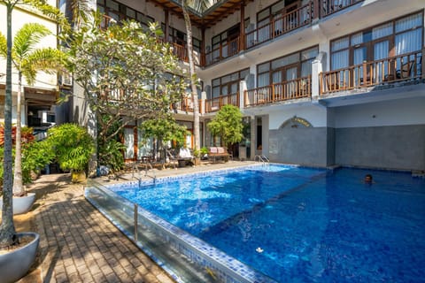 Property building, Day, Pool view, Swimming pool