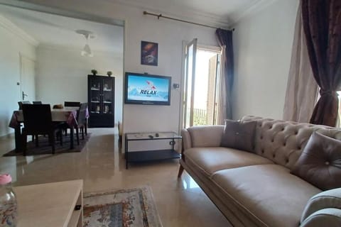 Communal lounge/ TV room, TV and multimedia, Seating area