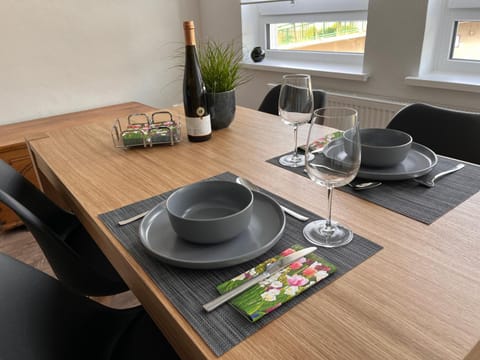 Dining area, Food