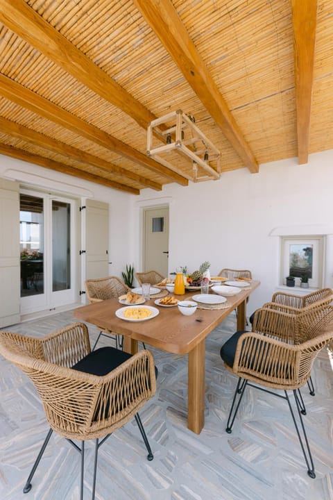 Patio, Balcony/Terrace, Seating area, Breakfast, Breakfast