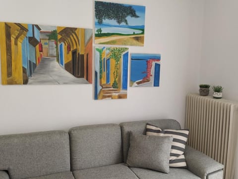 Living room, Decorative detail