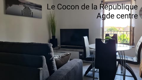 TV and multimedia, Living room, Dining area