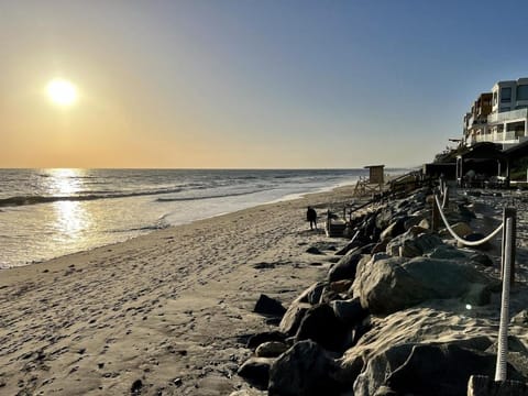 Oceanfront 2BR Condo, Private Beach & Patio, Rare Find Apartment in Carlsbad