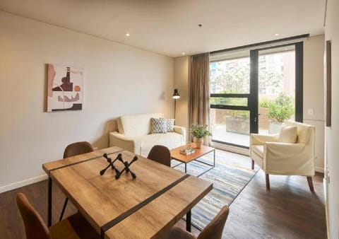 Balcony/Terrace, Living room, Seating area, Dining area