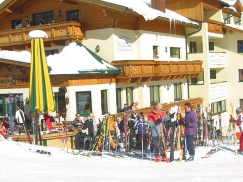 People, Balcony/Terrace, group of guests