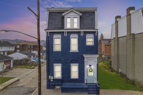 NEW! High-end Manchester Home w/ a hot tub House in Pittsburgh