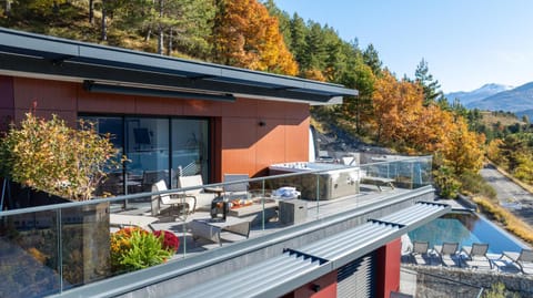 Balcony/Terrace, Swimming pool