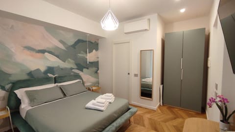 Bed, Photo of the whole room, Bedroom, wardrobe, air conditioner