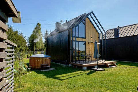 Property building, Spring, Day, Garden, Garden view