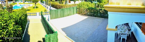 Garden, Garden, Balcony/Terrace, Pool view, Swimming pool, Swimming pool