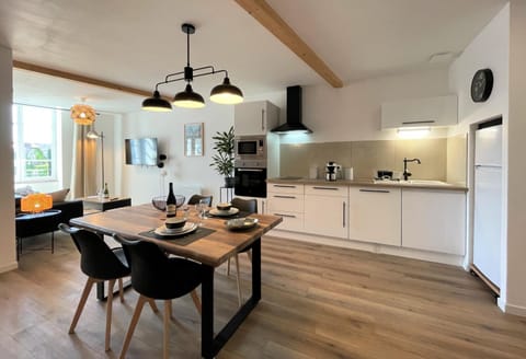 Coffee/tea facilities, Kitchen or kitchenette, Dining area, minibar, pet friendly, stove, toaster