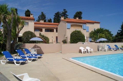 Facade/entrance, Facade/entrance, Solarium, Swimming pool, Swimming pool