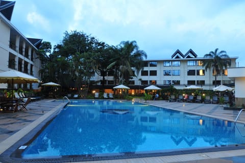 Property building, Facade/entrance, Swimming pool, Swimming pool