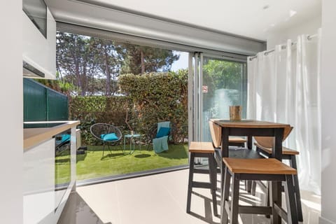 Patio, Garden, Balcony/Terrace, Living room, Dining area, Garden view