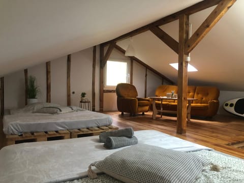 Bed, Photo of the whole room, Seating area, Bedroom, towels