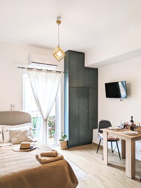 TV and multimedia, Photo of the whole room, wardrobe