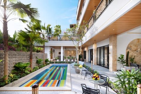 Property building, Swimming pool