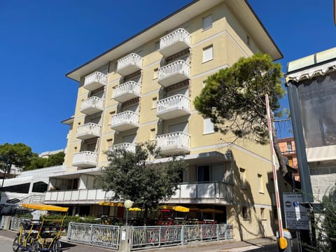 Property building, Day