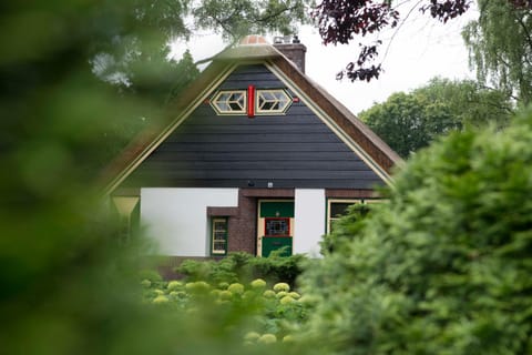 Facade/entrance, Garden
