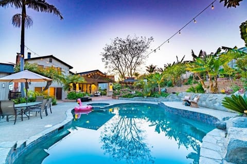 Resort style back yard heated pool and spa House in Encinitas