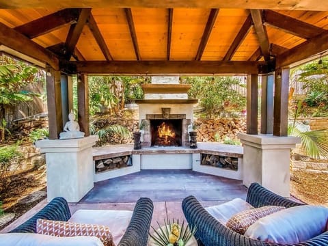 Resort style back yard heated pool and spa House in Encinitas