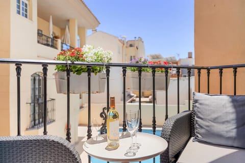 Balcony/Terrace, Swimming pool