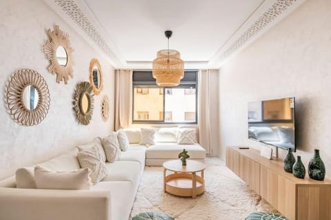 Communal lounge/ TV room, Living room, Seating area