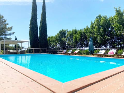 Pool view, Swimming pool, sunbed
