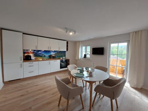 TV and multimedia, Kitchen or kitchenette, Dining area, Mountain view, Sunset