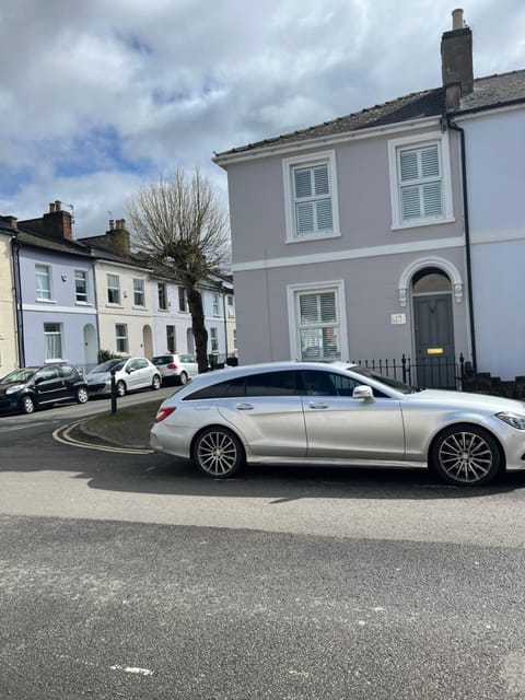 Property building, Street view, Parking