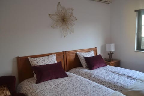 Bed, Photo of the whole room, air conditioner