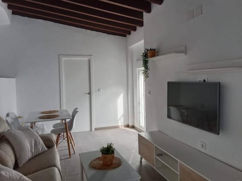 Communal lounge/ TV room, TV and multimedia, Living room, Seating area