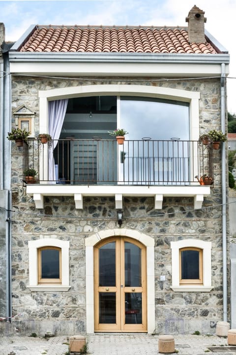 Property building, View (from property/room), Balcony/Terrace