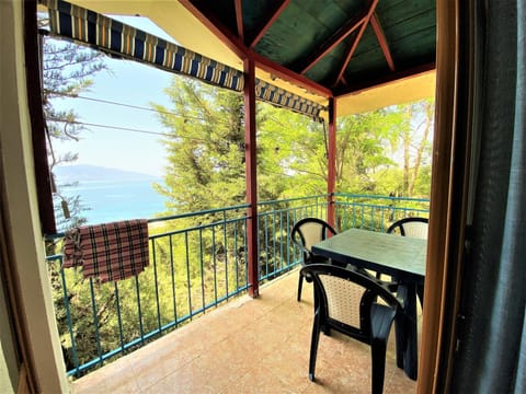 Day, Natural landscape, View (from property/room), Balcony/Terrace, Dining area, Sea view