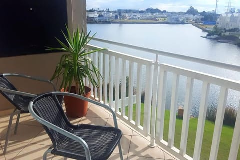 Balcony/Terrace, Lake view